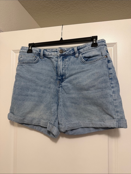 LC Lauren Conrad Pants - LC Lauren Conrad Light Blue Denim Rolled-Hem Shorts